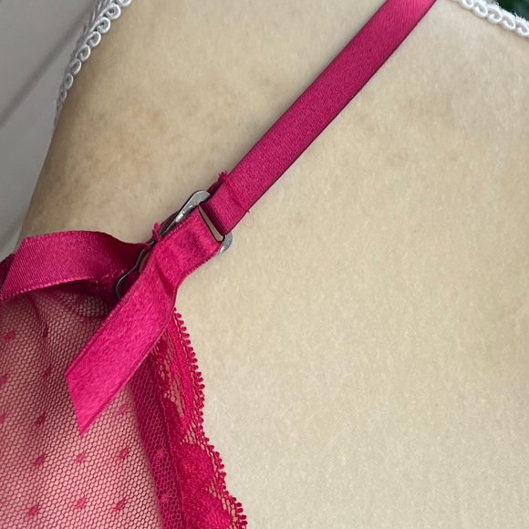 Frederick's sexy red/pink slip - Picture 4 of 8